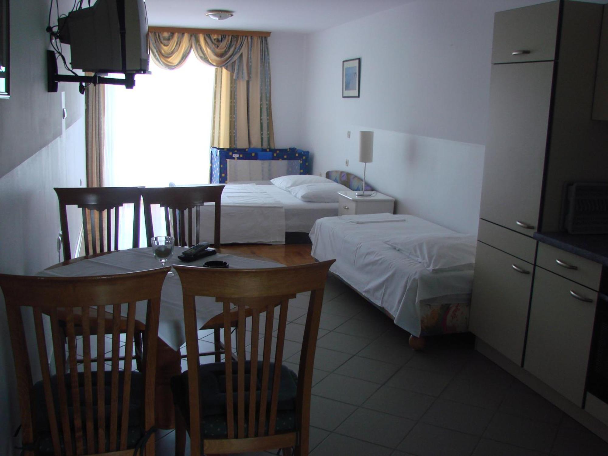 Apartments Happy Island Rab Rab Town Habitación foto